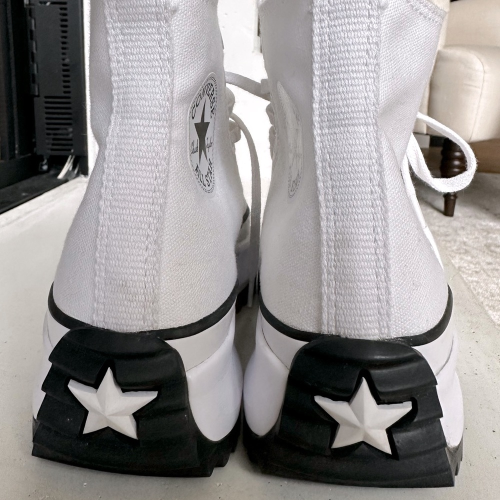 Chuck Taylor all star converse, white, size 8, Run Star Hike platform.